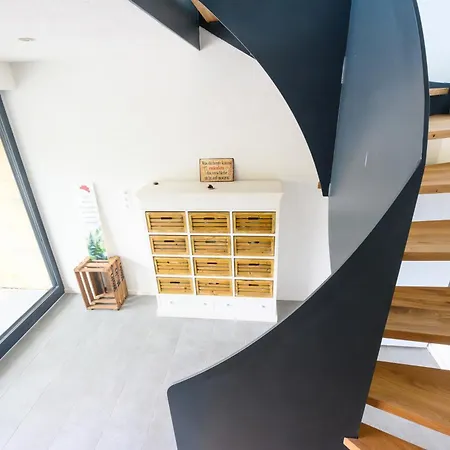 Schwarzwald Penthus 아파트 *